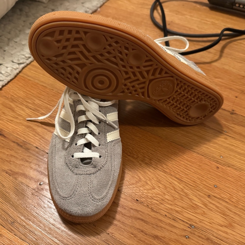 NWOT Women’s Adidas Handball Spezial (Silver Pebble)